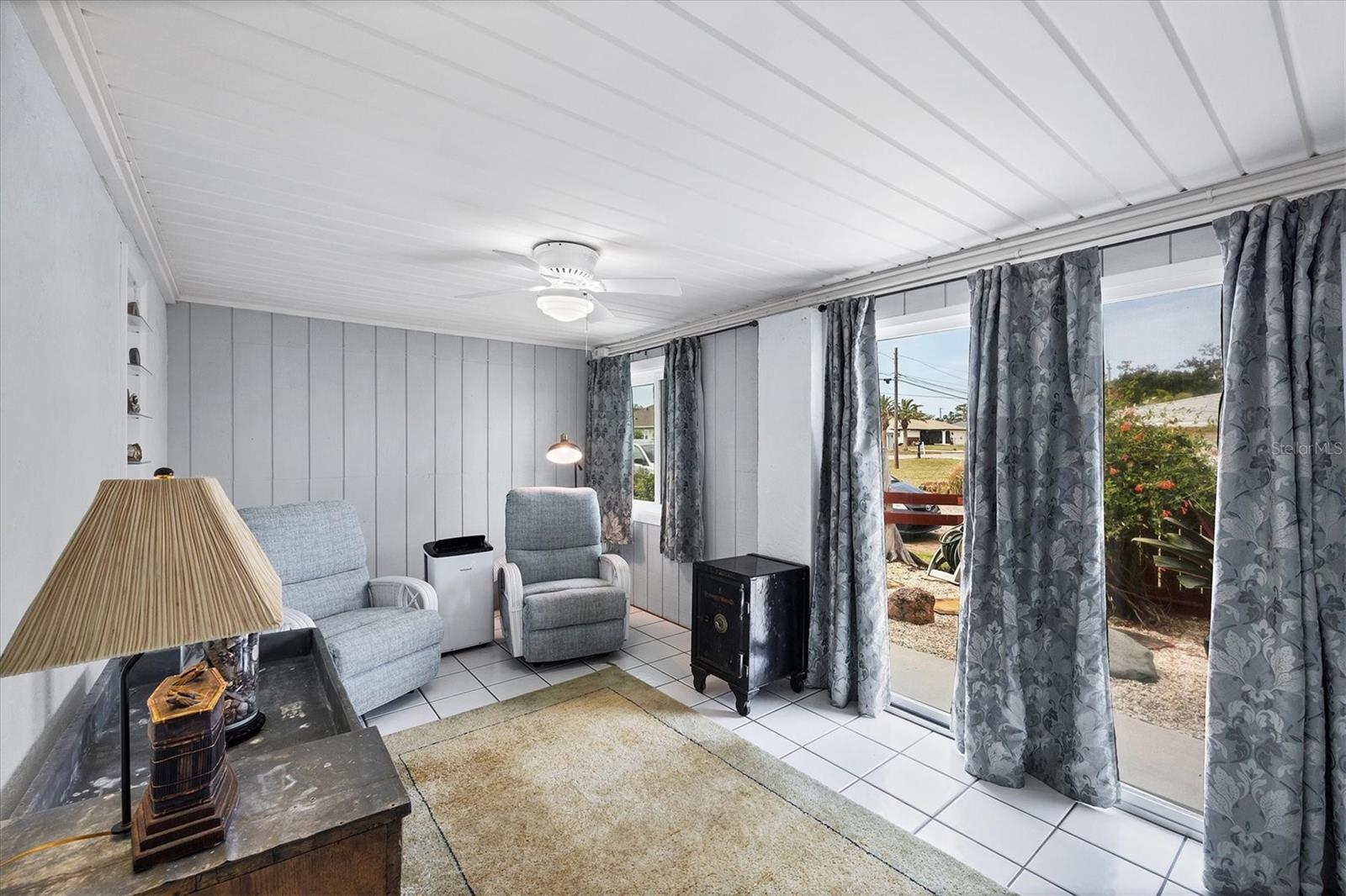 SOUTH VENICE - Residential
