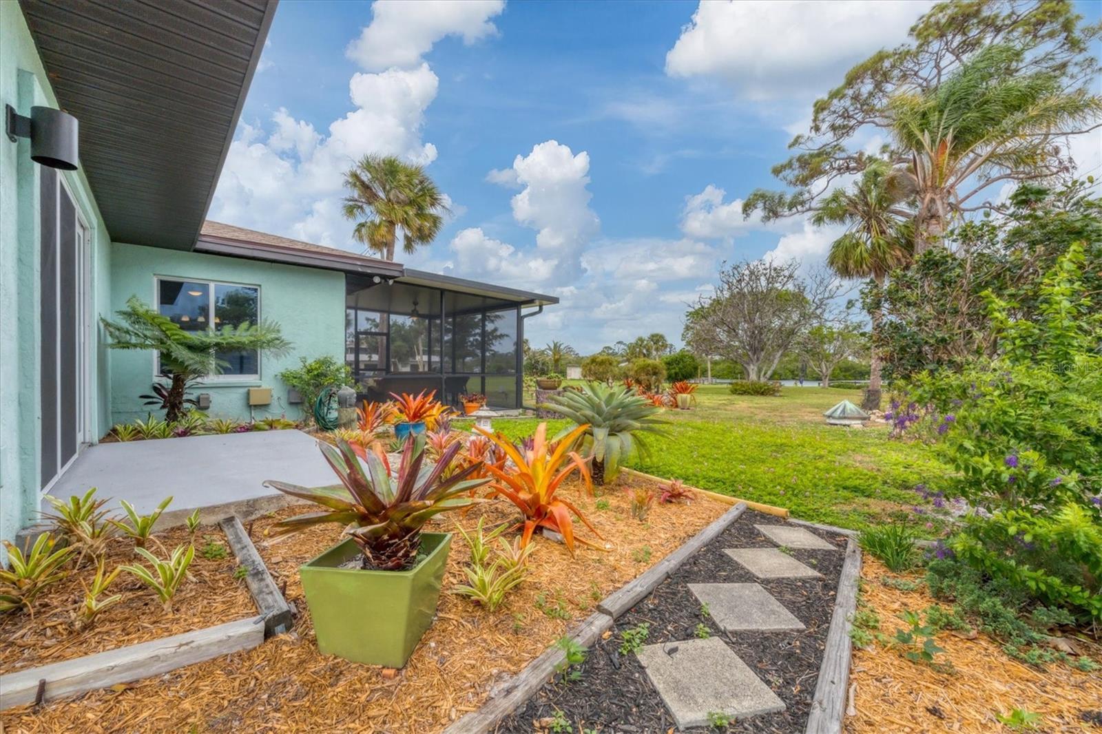 SOUTH VENICE - Residential