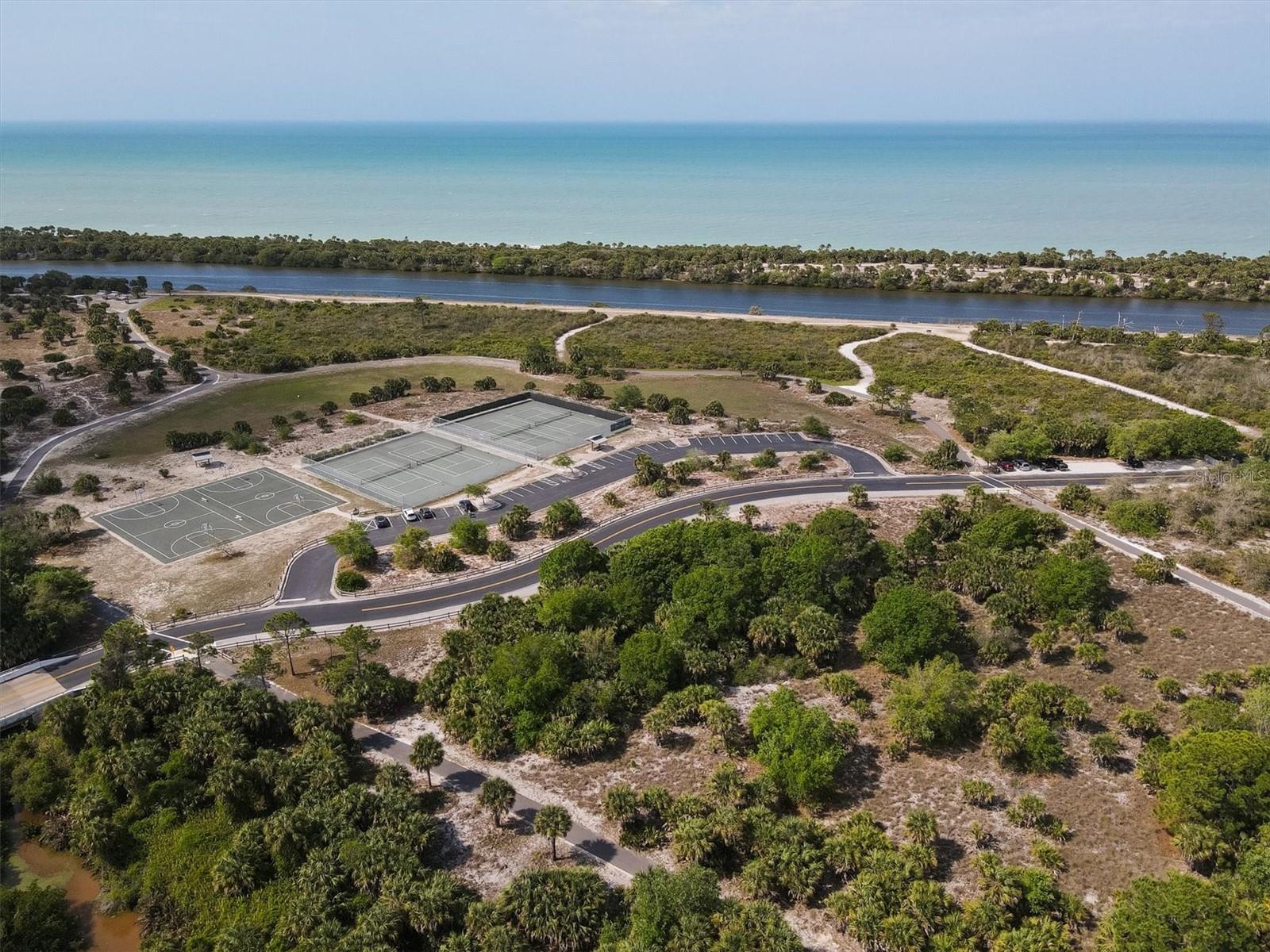 SOUTH VENICE - Residential