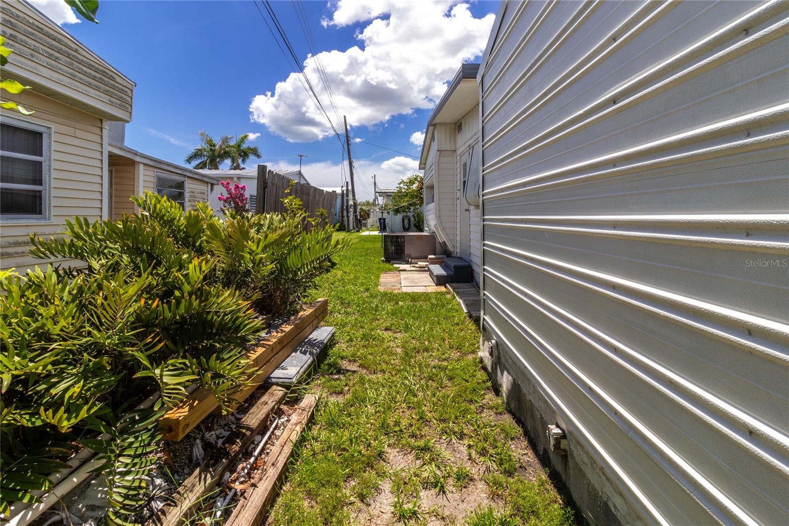 FAIR LANE ACRES SECOND ADD - Residential