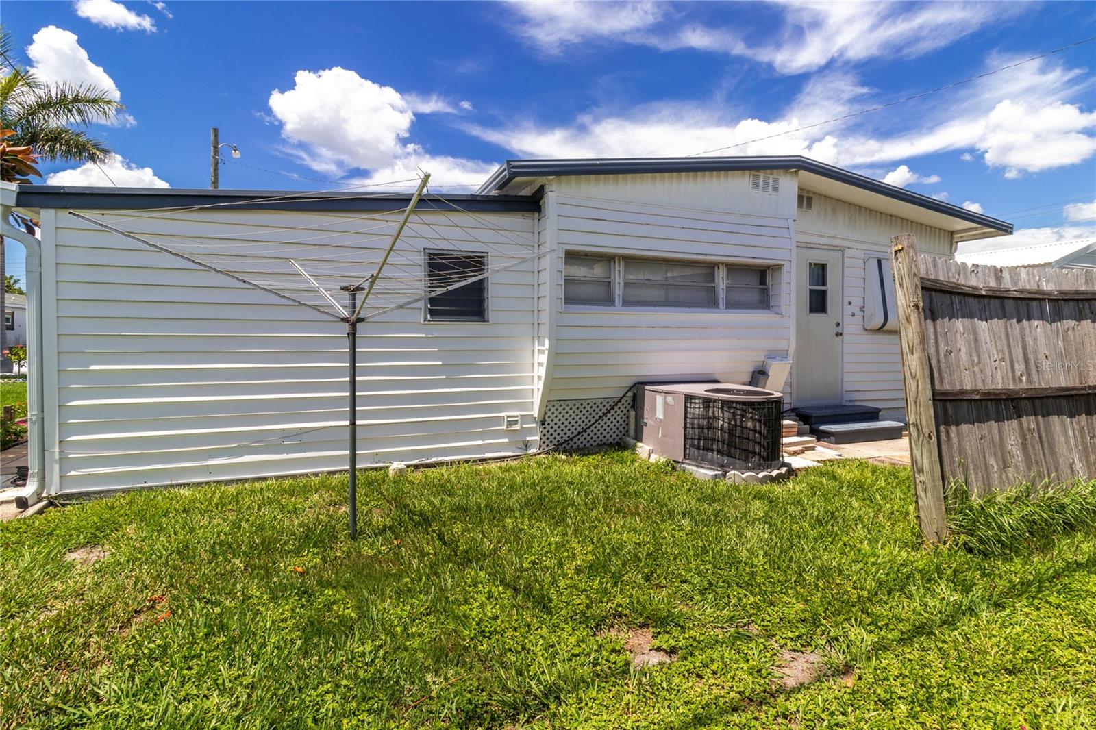 FAIR LANE ACRES SECOND ADD - Residential