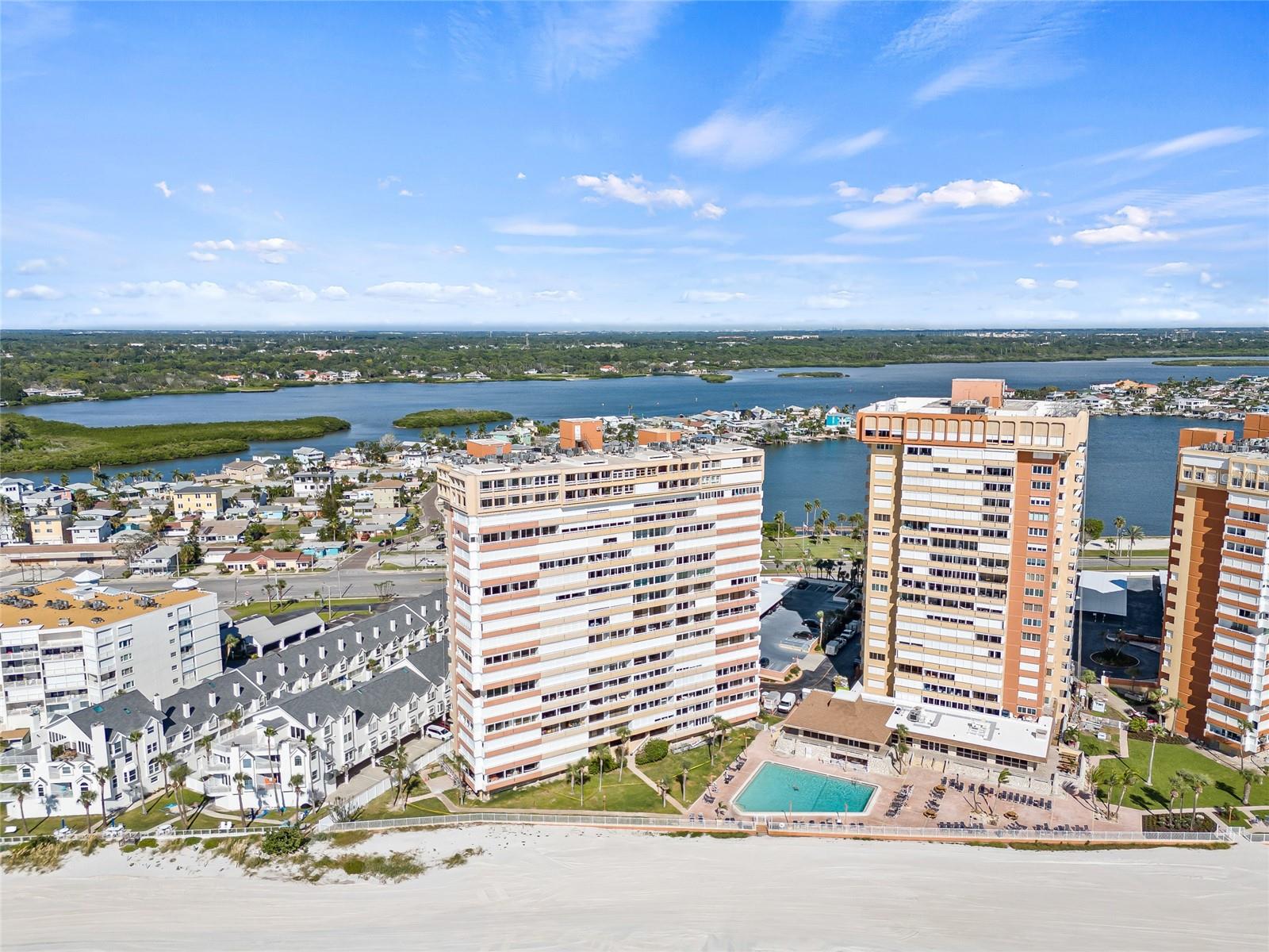 REDINGTON TOWERS 3 CONDO - Residential