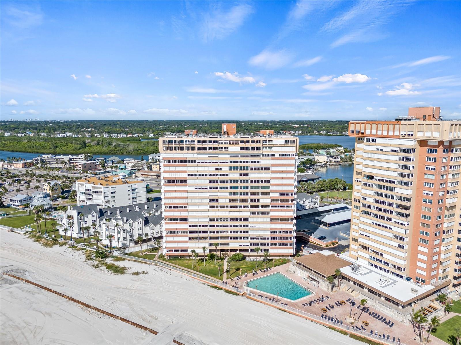 REDINGTON TOWERS 3 CONDO - Residential