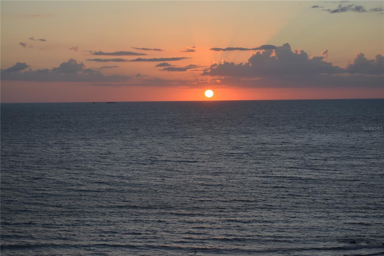 REDINGTON TOWERS 3 CONDO - Residential