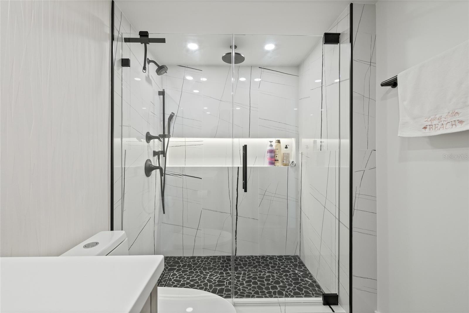 REDINGTON TOWERS 3 CONDO - Residential