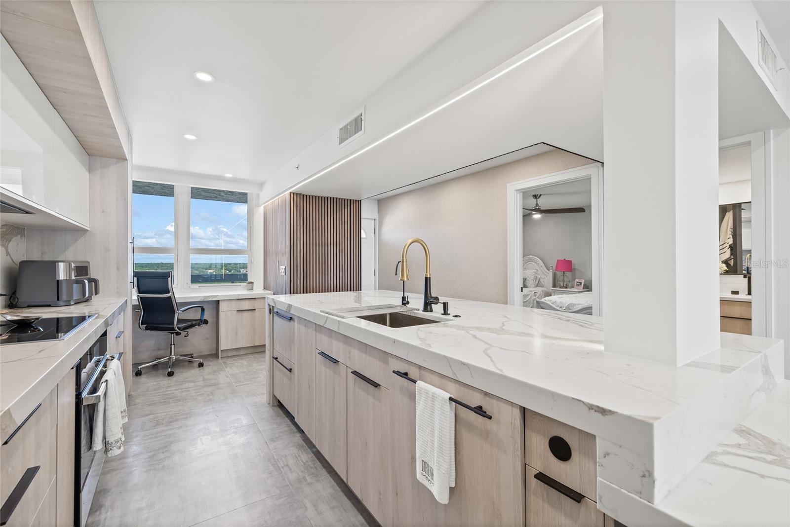 REDINGTON TOWERS 3 CONDO - Residential