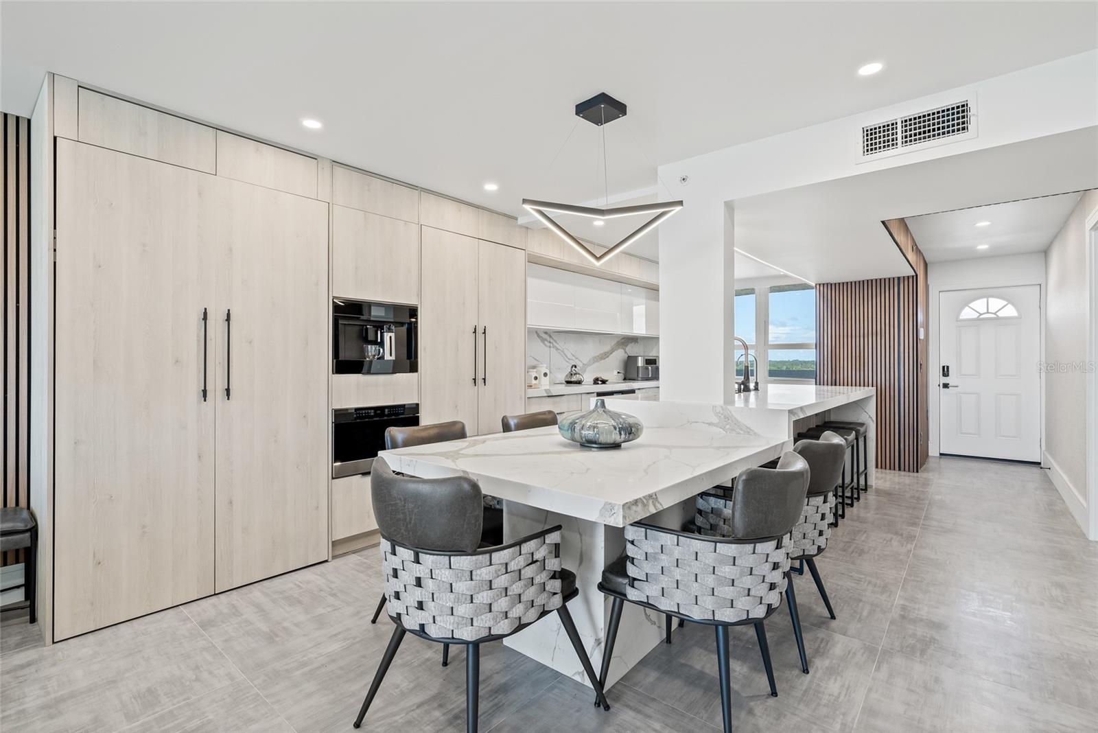 REDINGTON TOWERS 3 CONDO - Residential