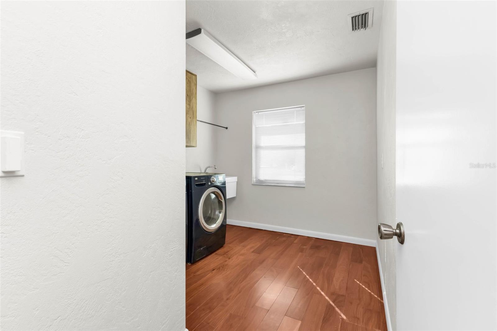 DALELAKE ESTATES - Residential