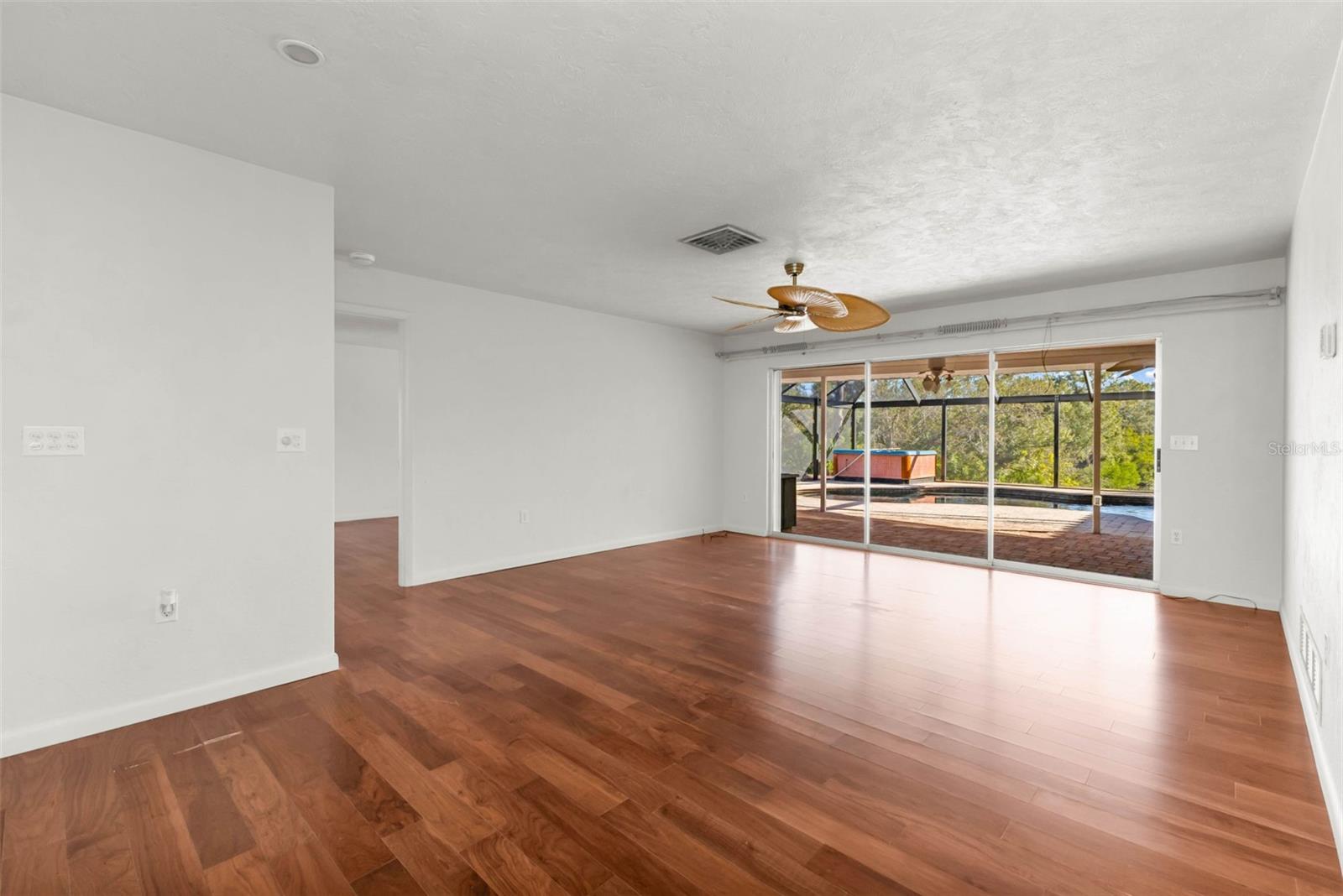 DALELAKE ESTATES - Residential