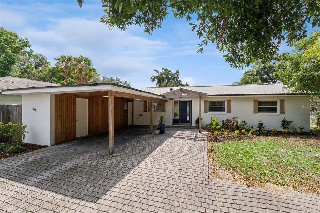 Photo of 2609 S Crystal Lake Drive, Orlando, FL 32806 (MLS # O6413658)
