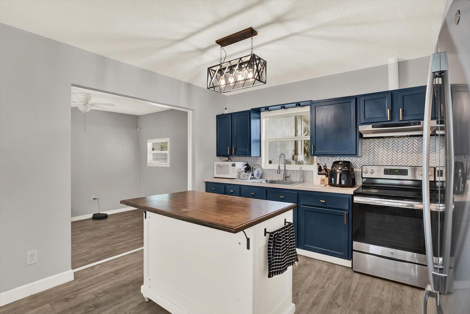 NORTH ST PETERSBURG REP BLK 86 - Residential