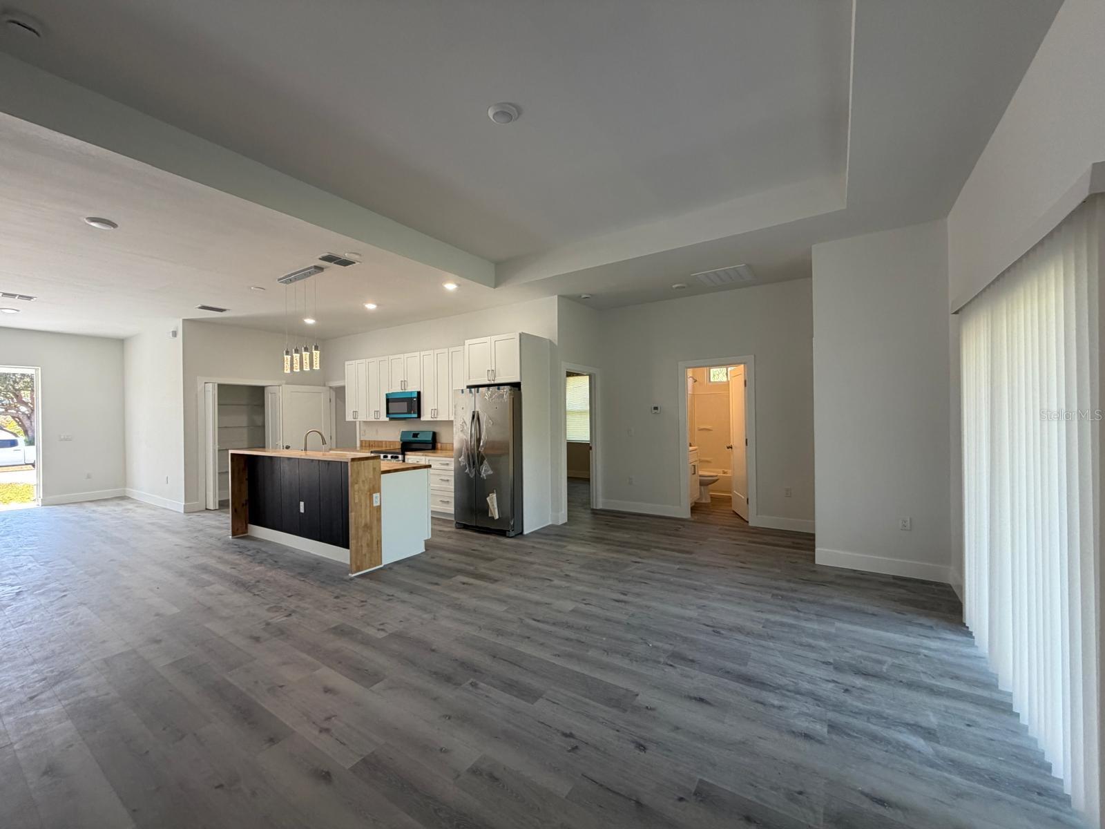 ROTONDA LAKES - Residential