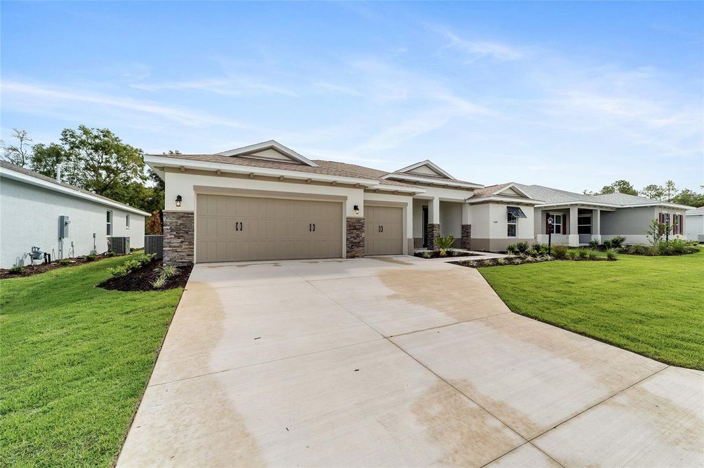 Photo of 10389 SW 105th Court, Ocala, FL 34481 (MLS # OM711411)