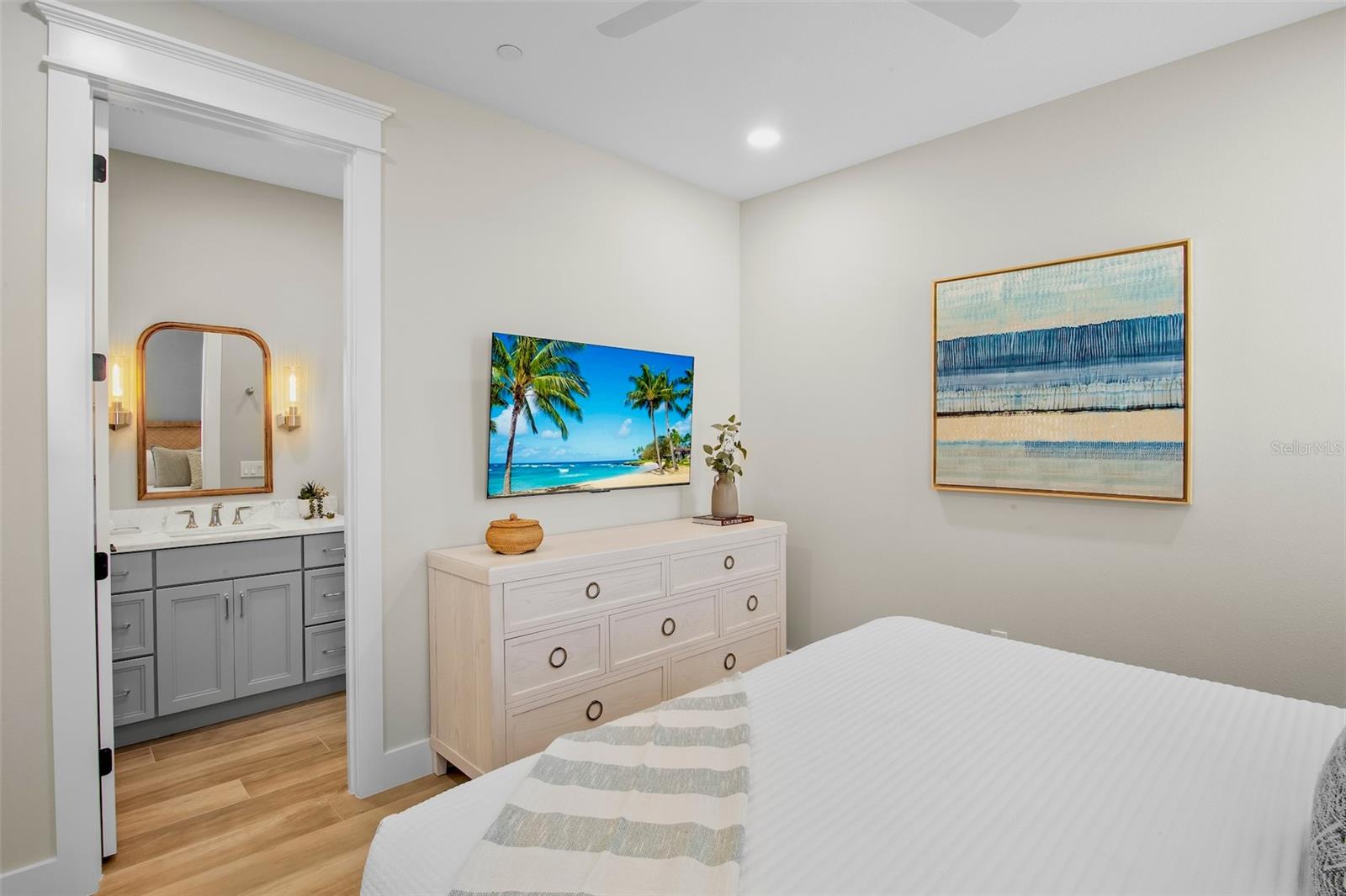 MIRA MAR BEACH - Residential