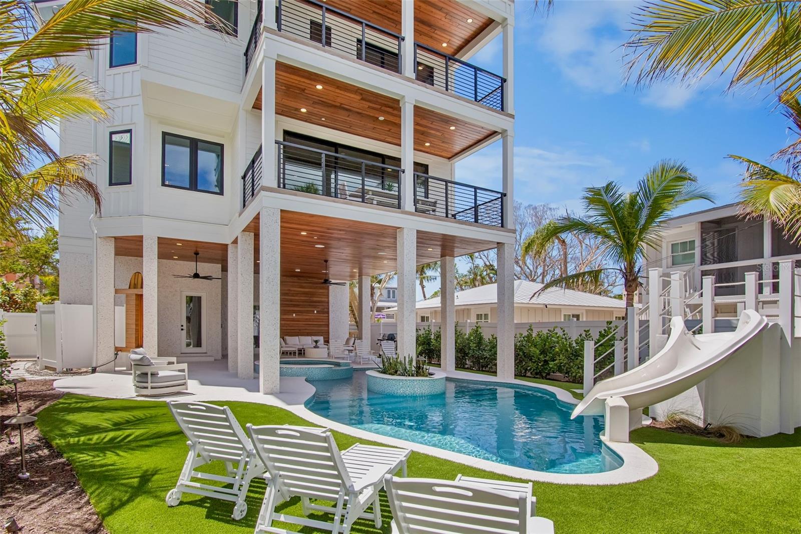 MIRA MAR BEACH - Residential