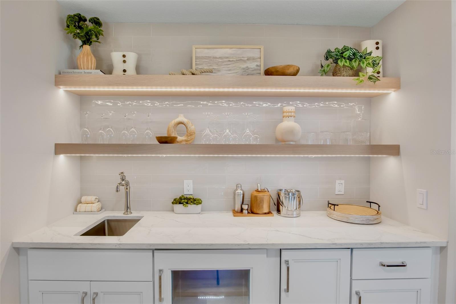 MIRA MAR BEACH - Residential