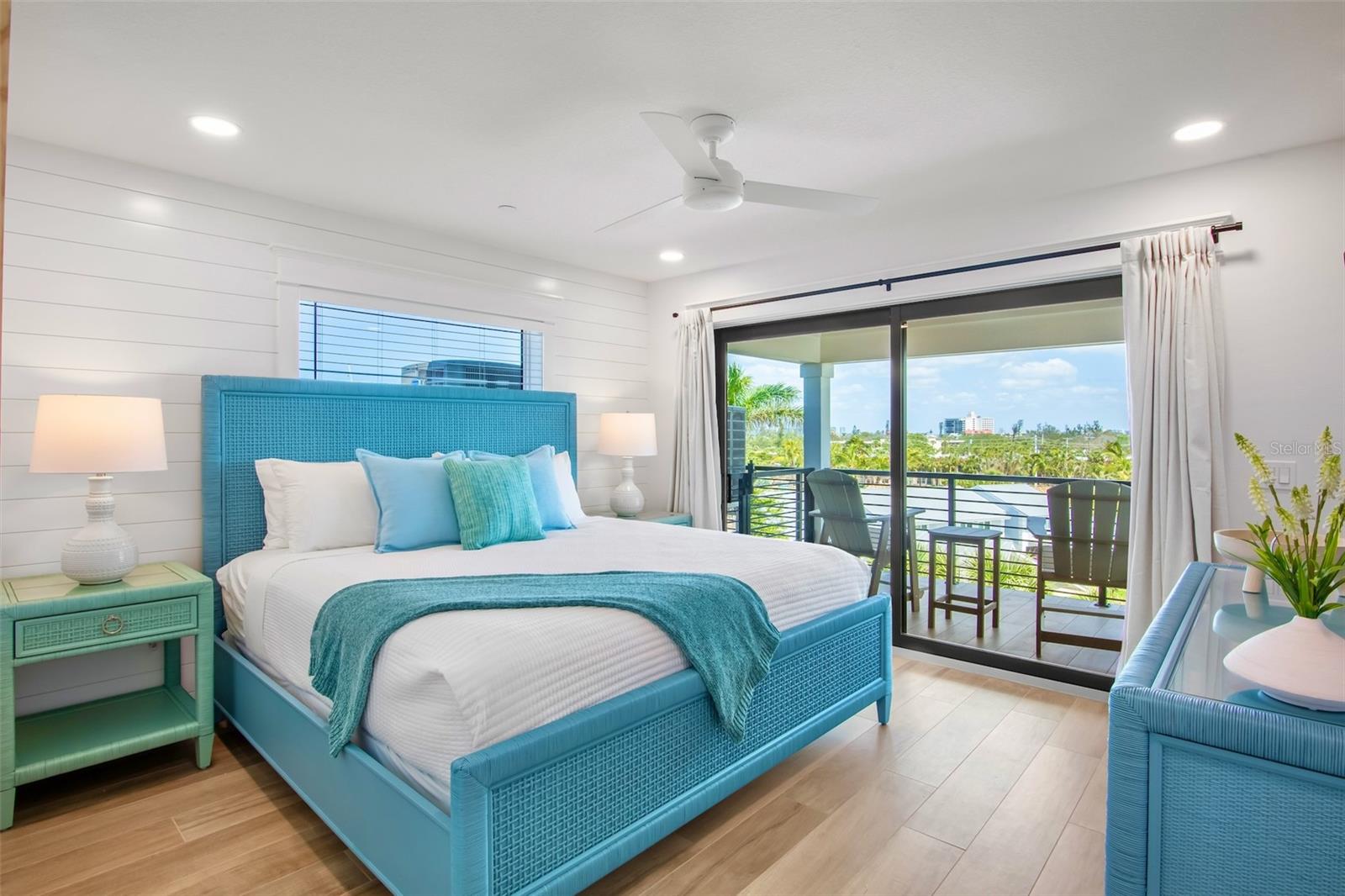 MIRA MAR BEACH - Residential