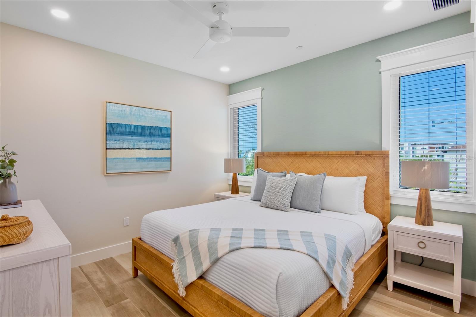 MIRA MAR BEACH - Residential