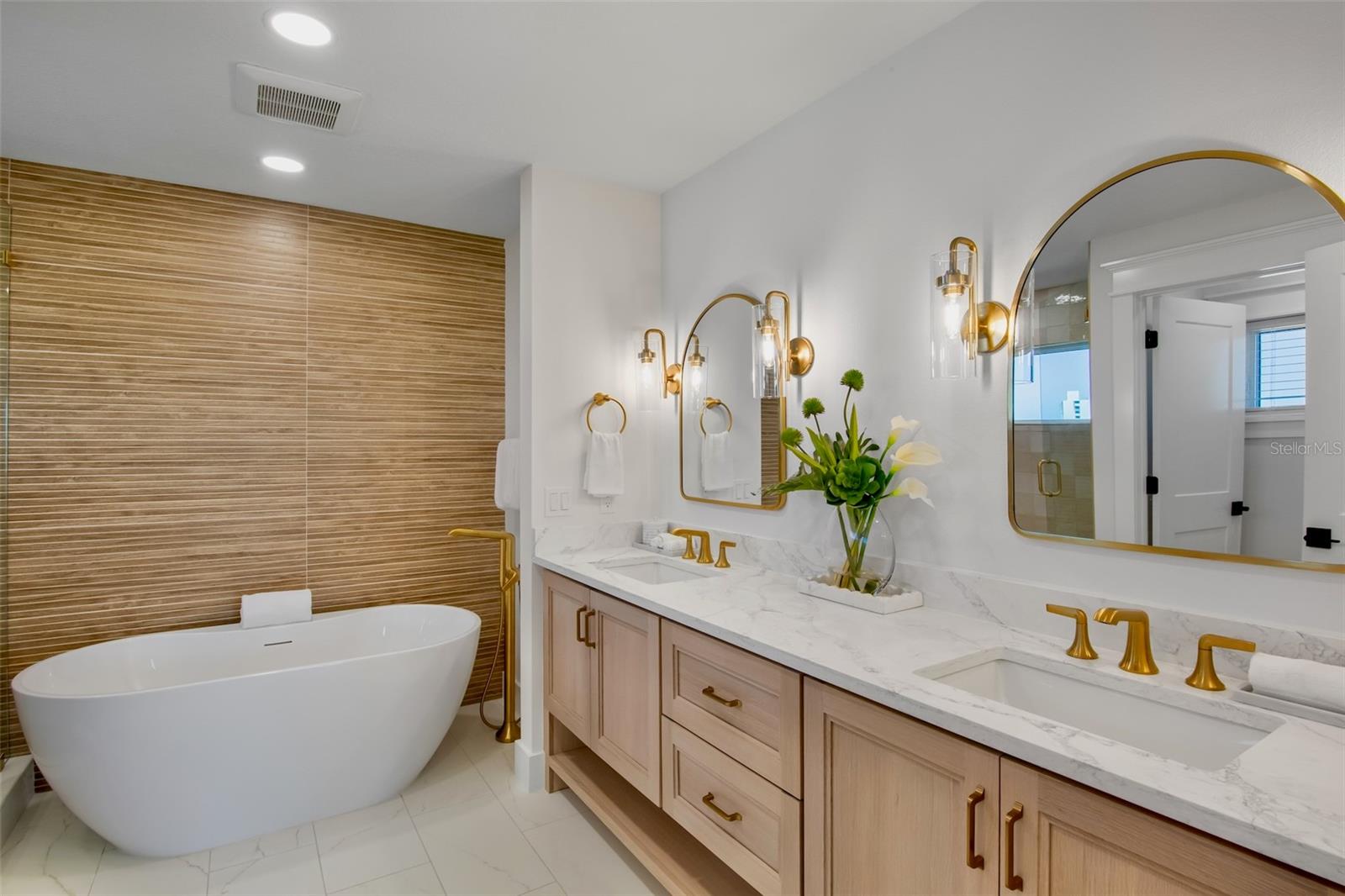 MIRA MAR BEACH - Residential