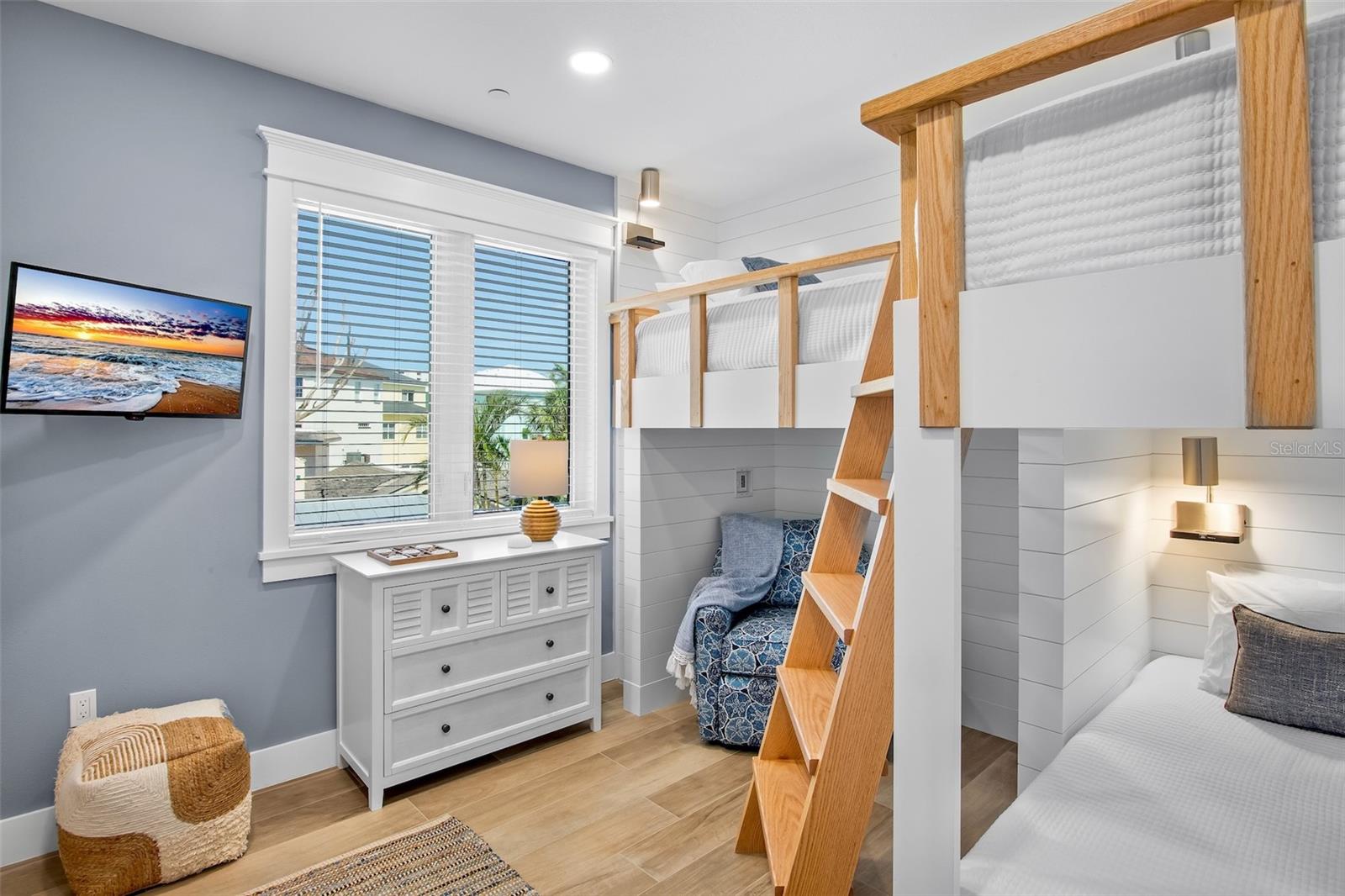 MIRA MAR BEACH - Residential