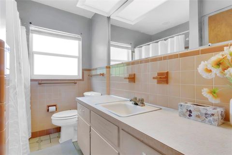 Tiny photo for 2201 Washington Avenue, Eustis, FL 32726 (MLS # O6410137)