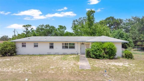 Photo of 2201 Washington Avenue, Eustis, FL 32726 (MLS # O6410137)