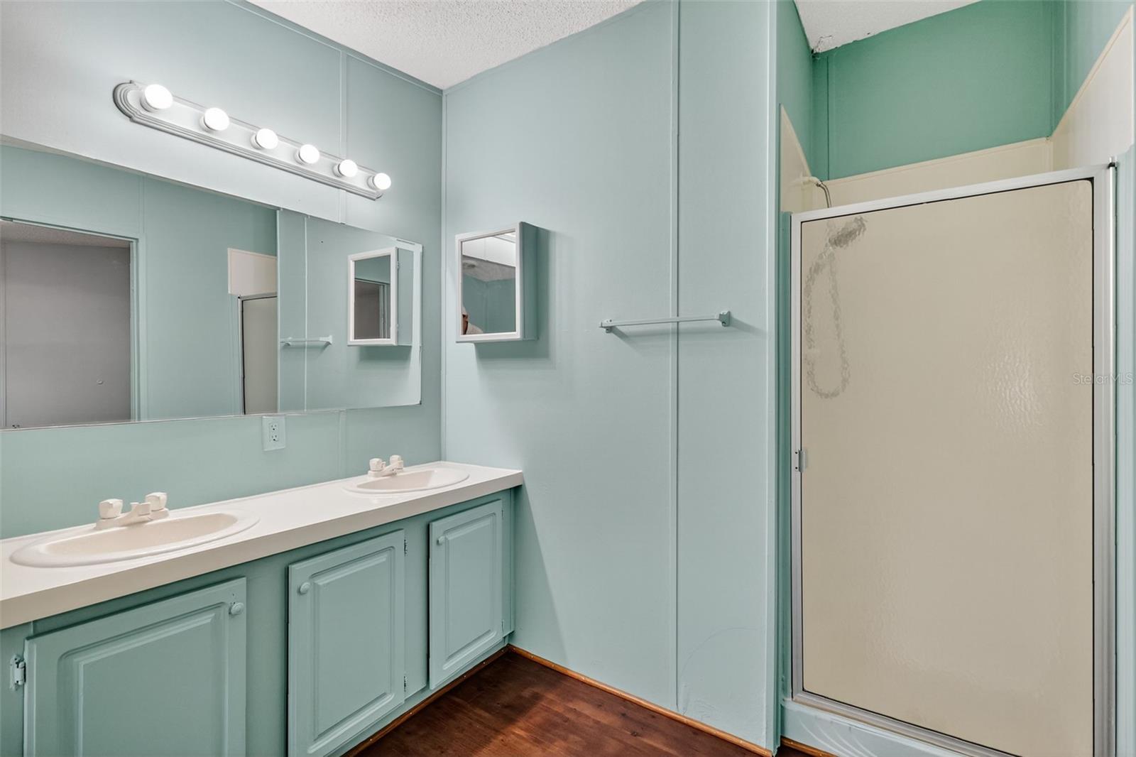 WOODS & LAKES - Residential