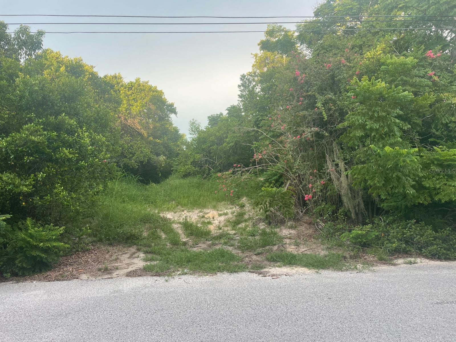 Nice land/lot available to build your dream home in a great location. Perfectly close enough to the city Roads to get anywhere you want but many are catching up. Won't last long, make your move now before it is snatched away.