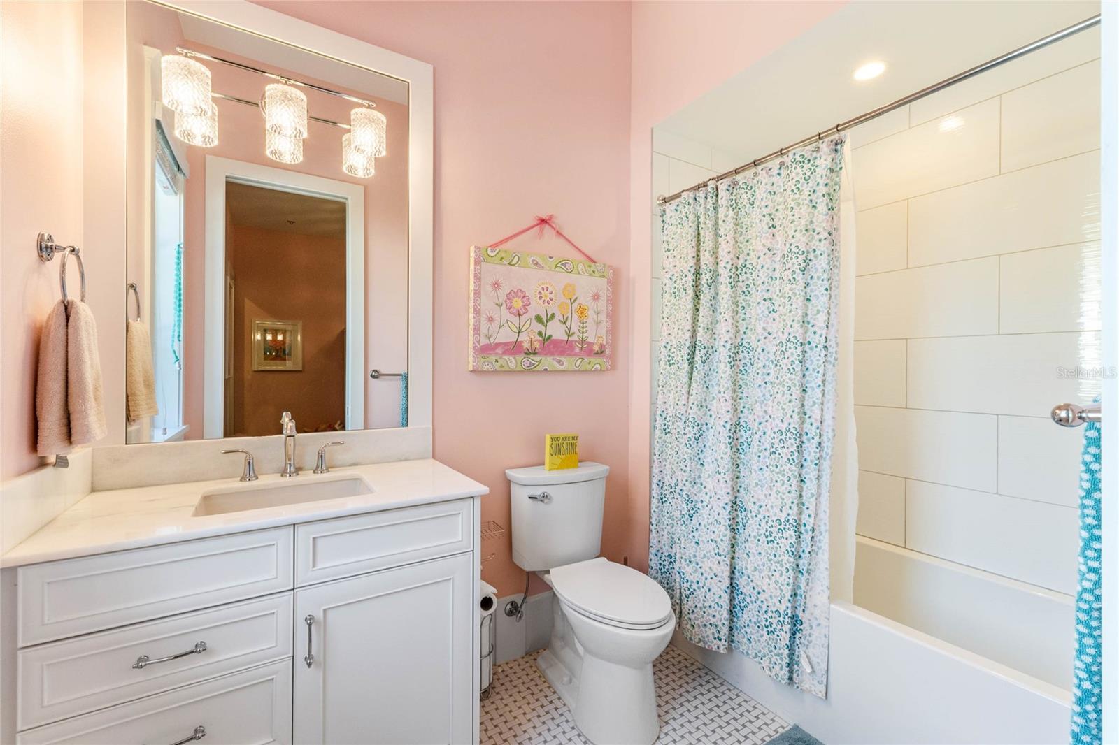 BALDWIN PARKA - Residential