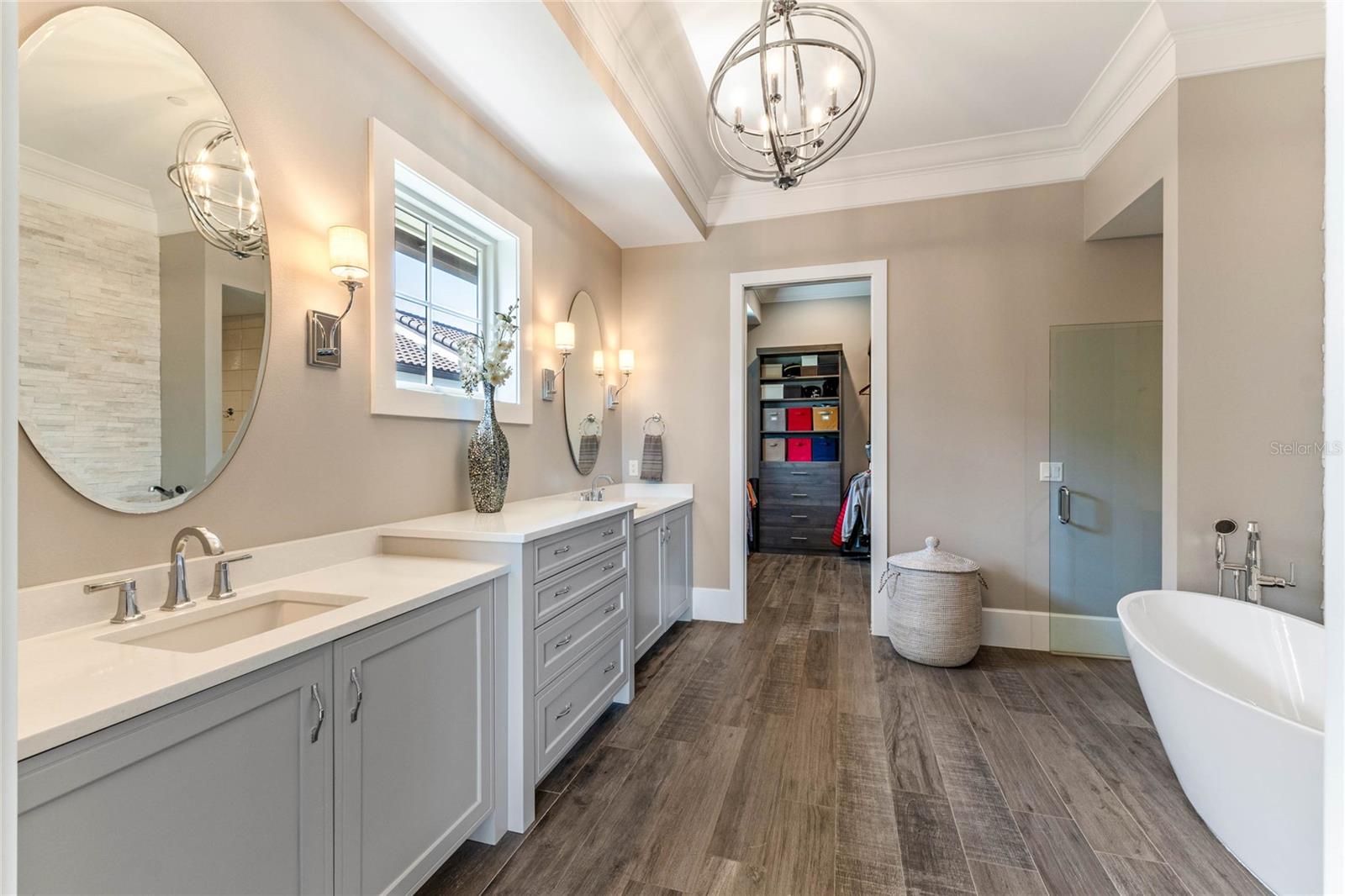 BALDWIN PARKA - Residential