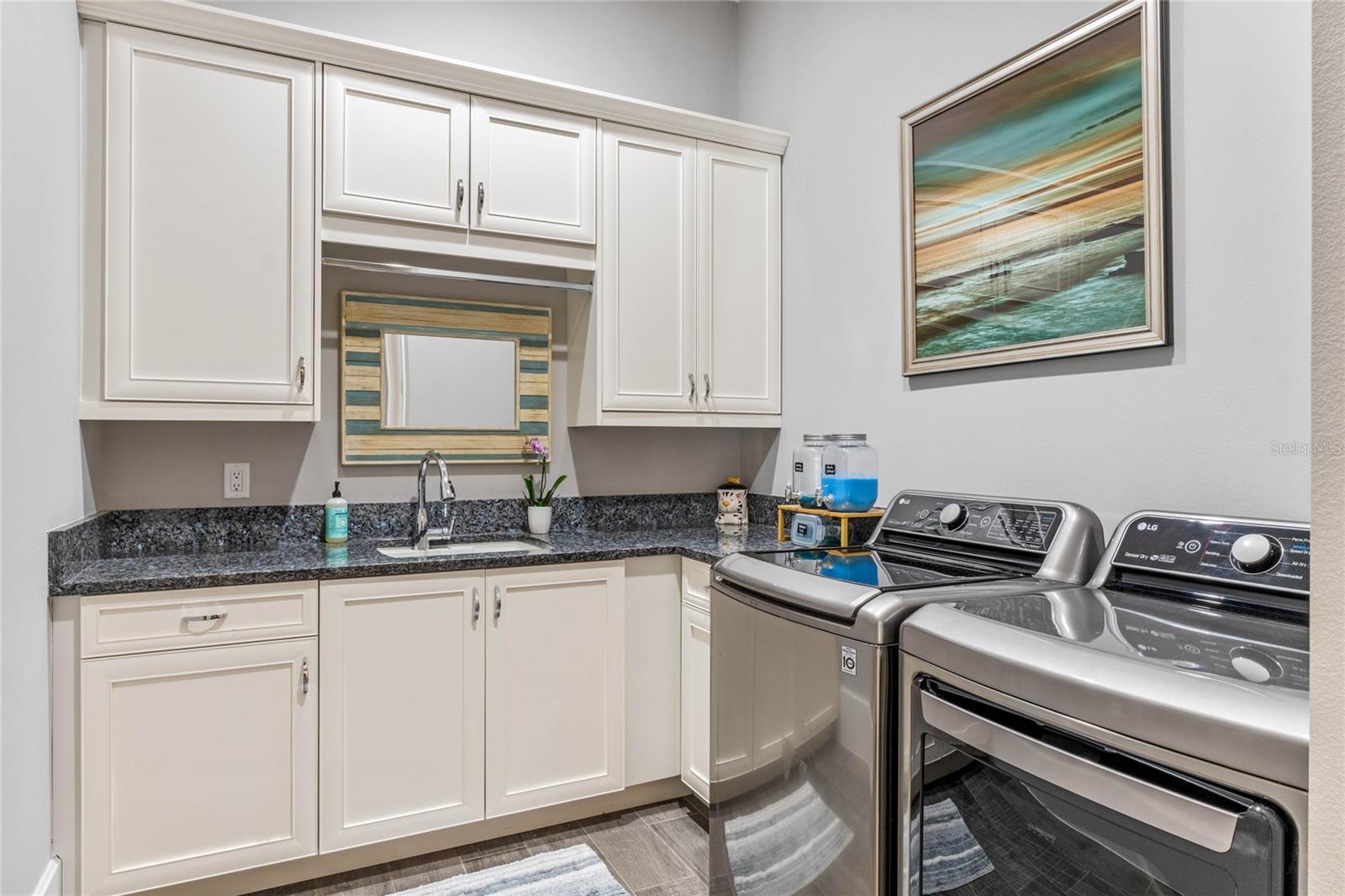 BALDWIN PARKA - Residential