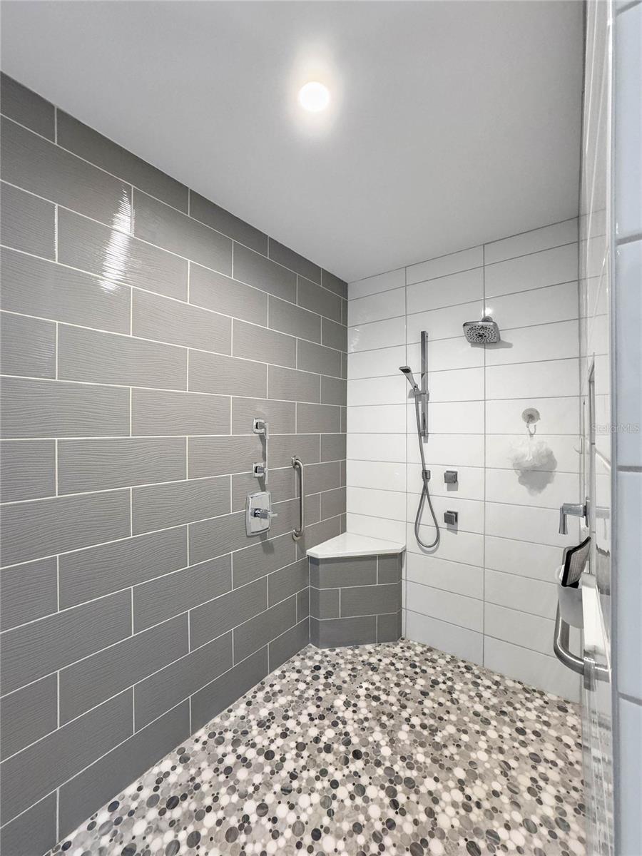 BALDWIN PARKA - Residential