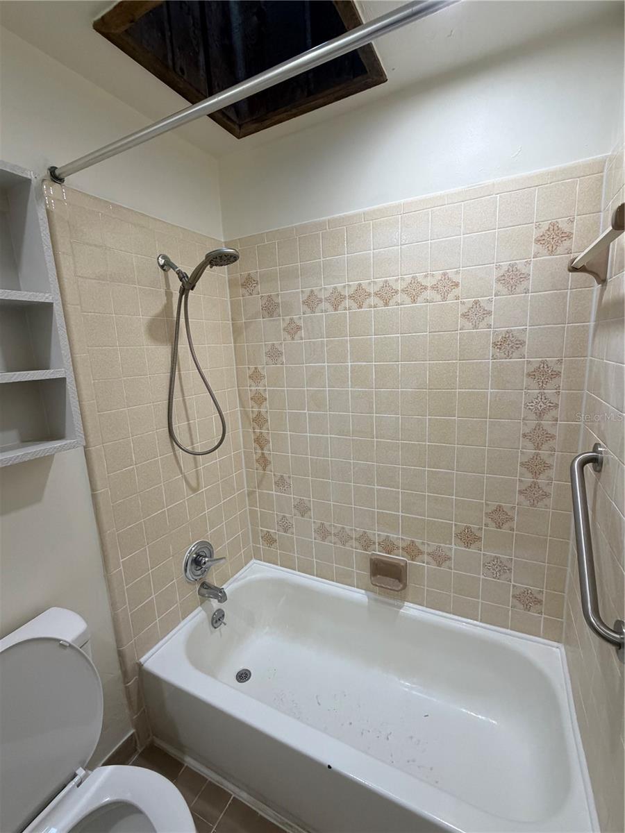 4123 SW 15TH PLACE 2