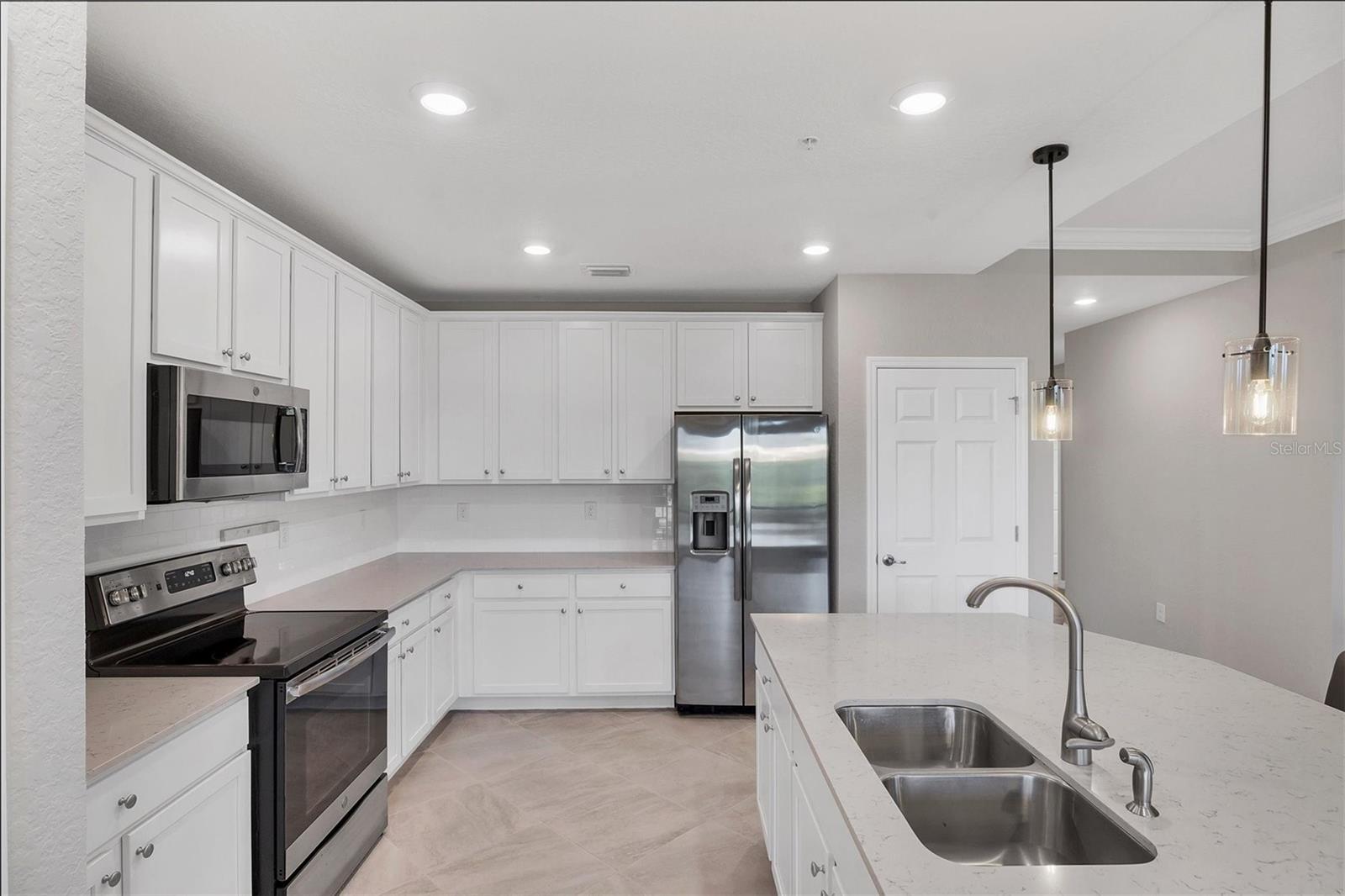 SARASOTA NATIONAL - Residential