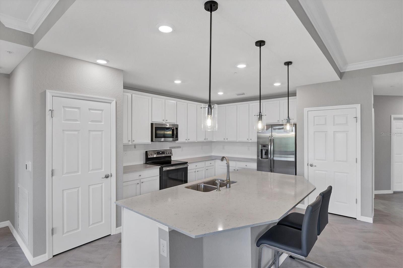 SARASOTA NATIONAL - Residential