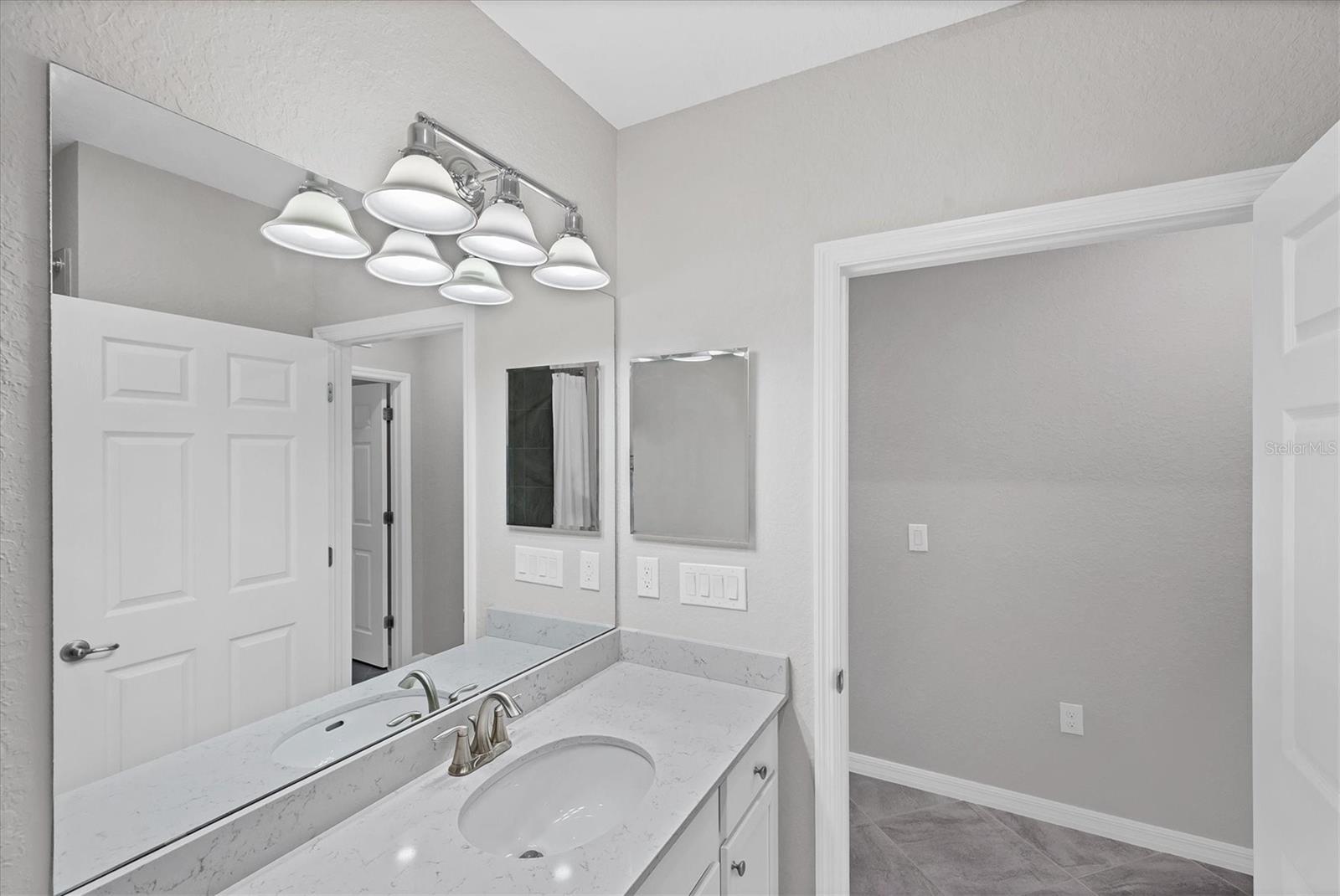 SARASOTA NATIONAL - Residential