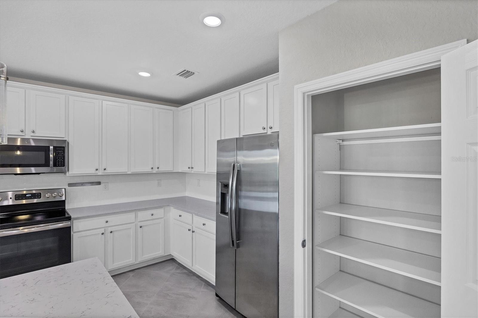 SARASOTA NATIONAL - Residential