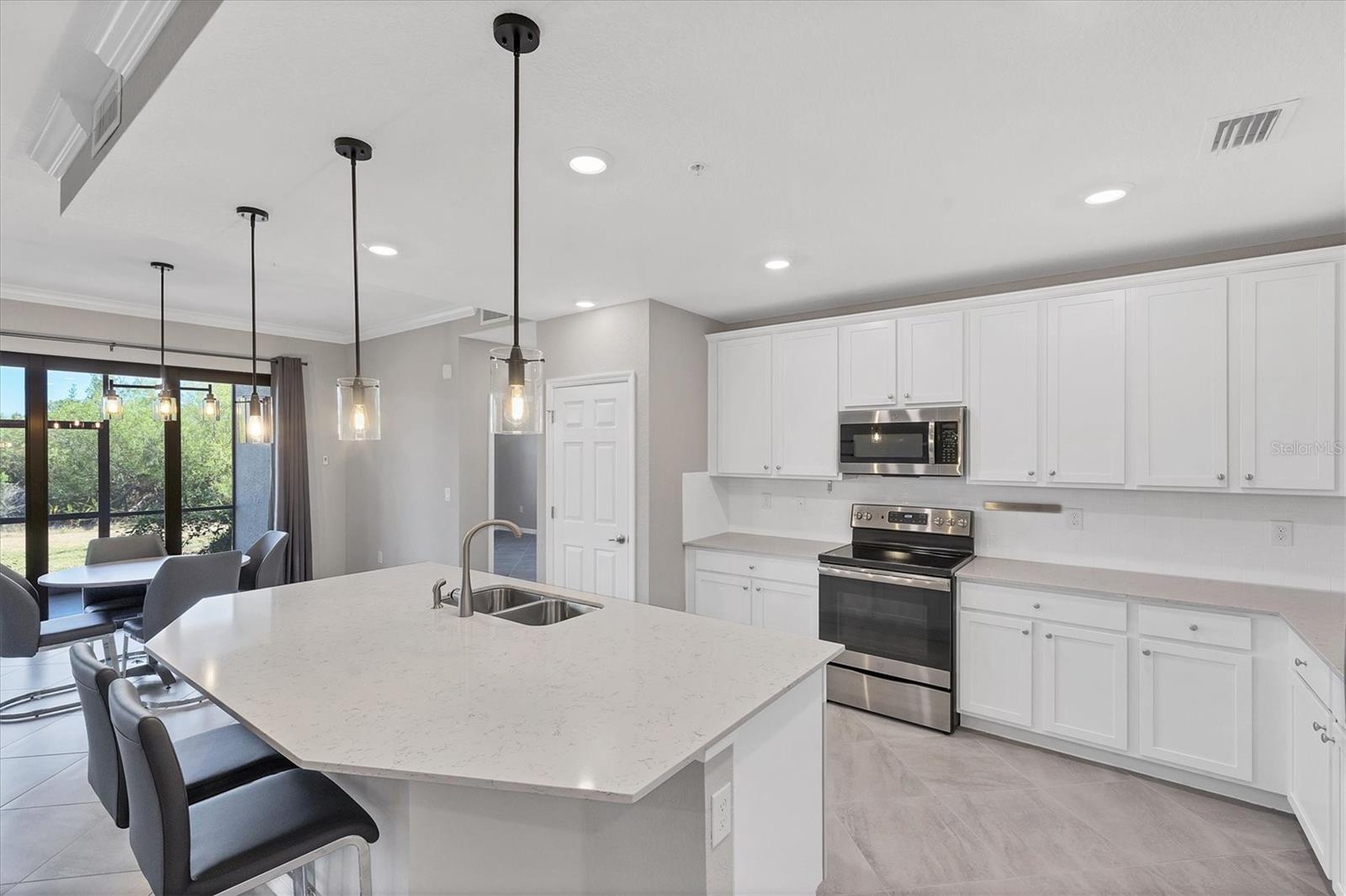 SARASOTA NATIONAL - Residential