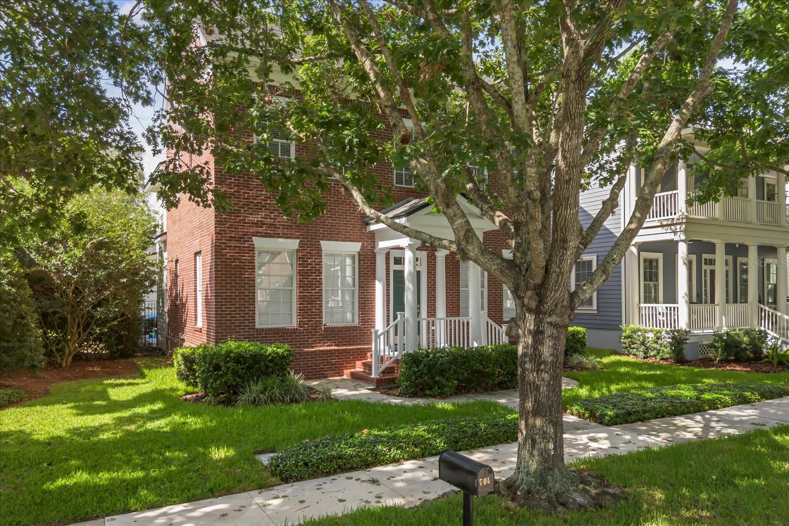 704 HONEYSUCKLE AVENUE