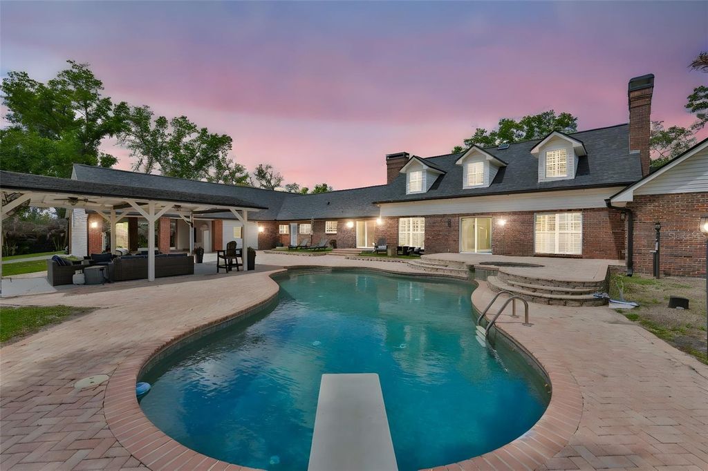 Photo of 119 Hickory Creek Boulevard, Brandon, FL 33511 (MLS # TB8493413)