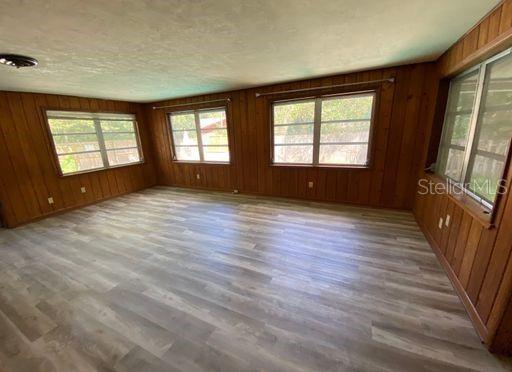 CREEKSIDE - Residential Lease
