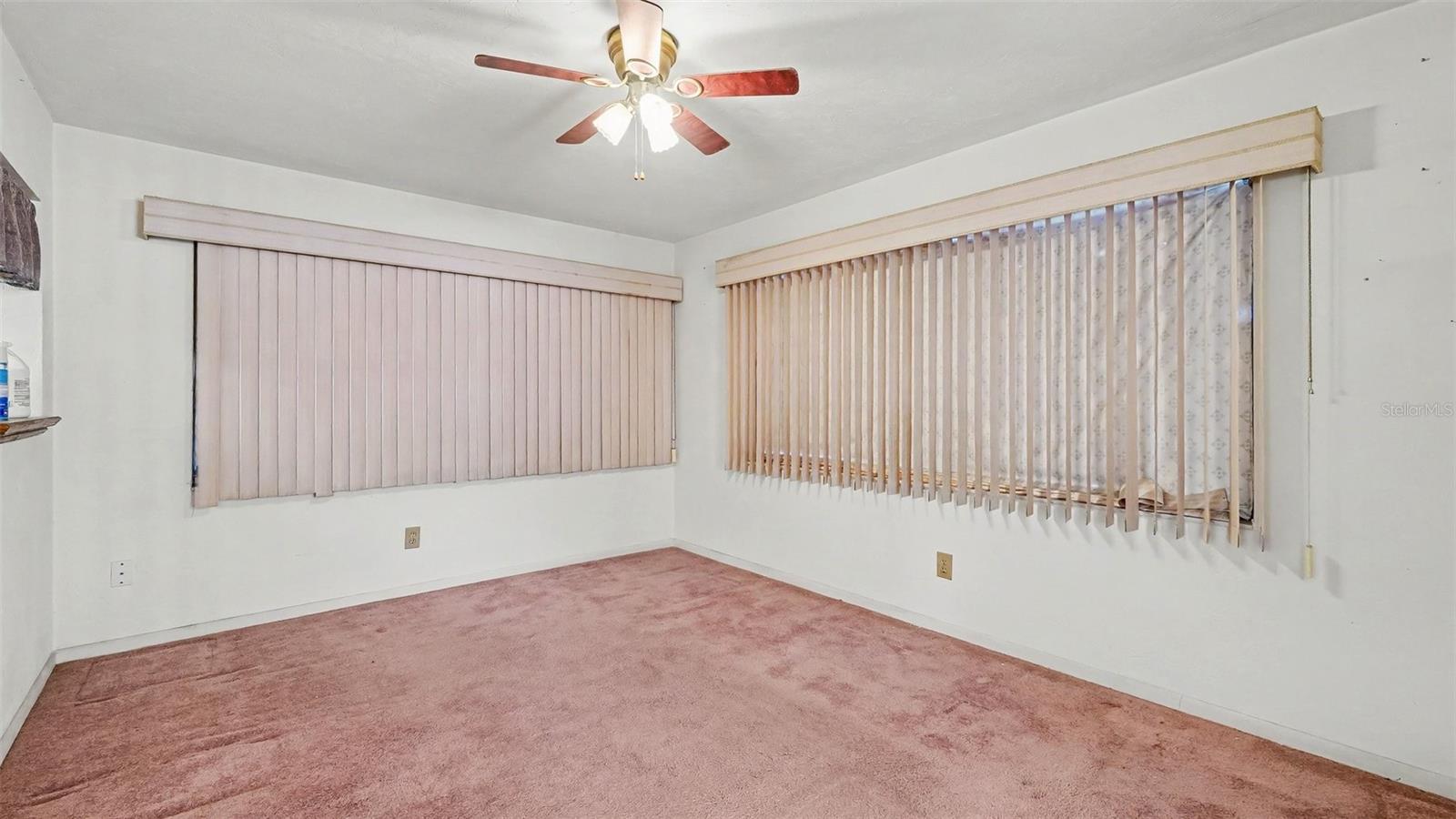 163 W ROYALFERN PLACE