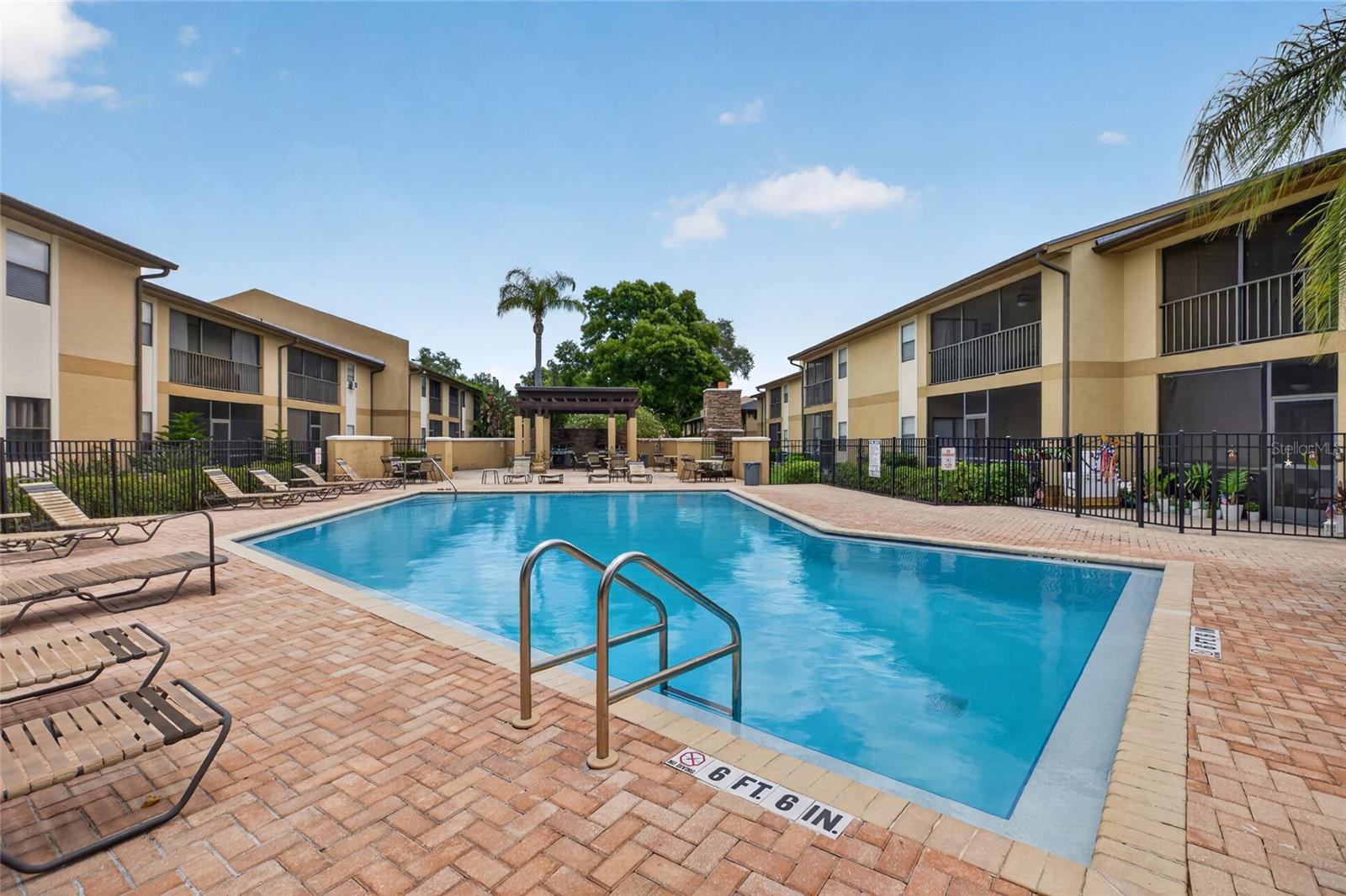 BELLA VISTA ON LAKE - Residential