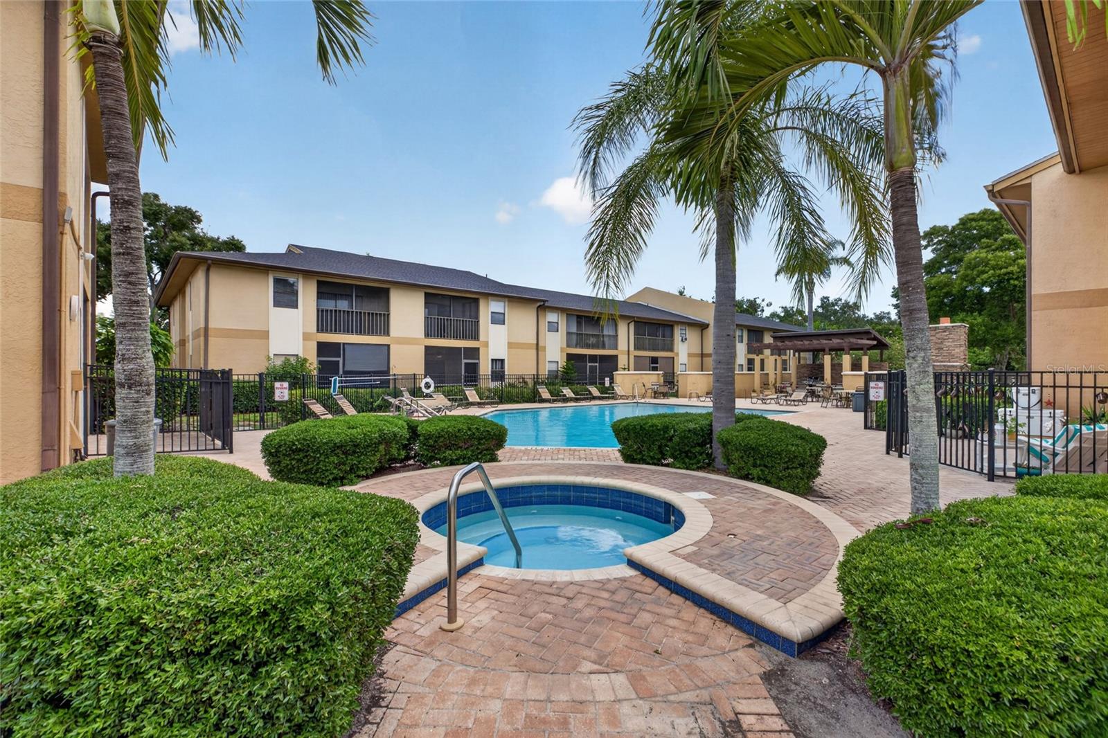 BELLA VISTA ON LAKE - Residential