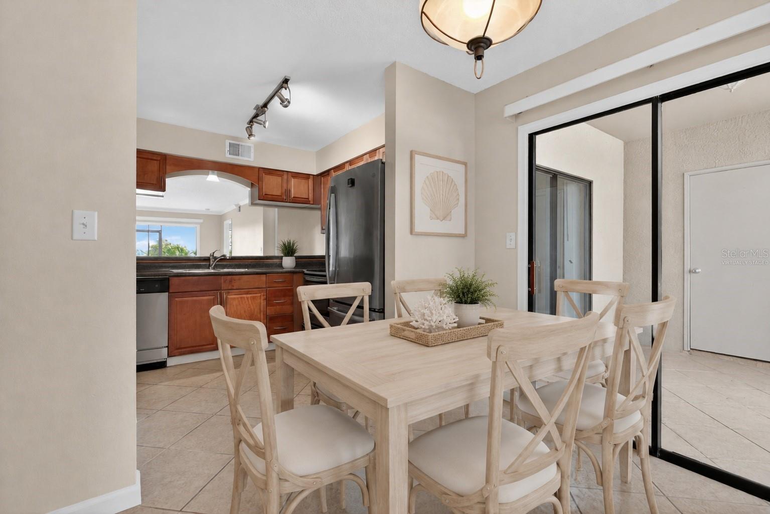 BELLA VISTA ON LAKE - Residential