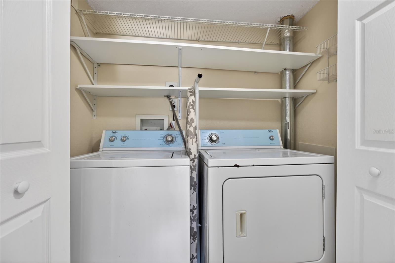 BELLA VISTA ON LAKE - Residential