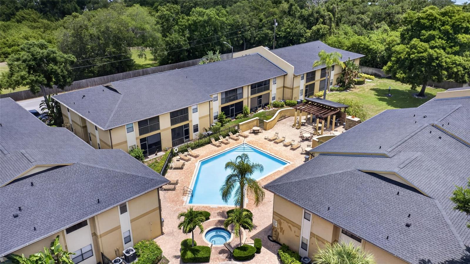 BELLA VISTA ON LAKE - Residential