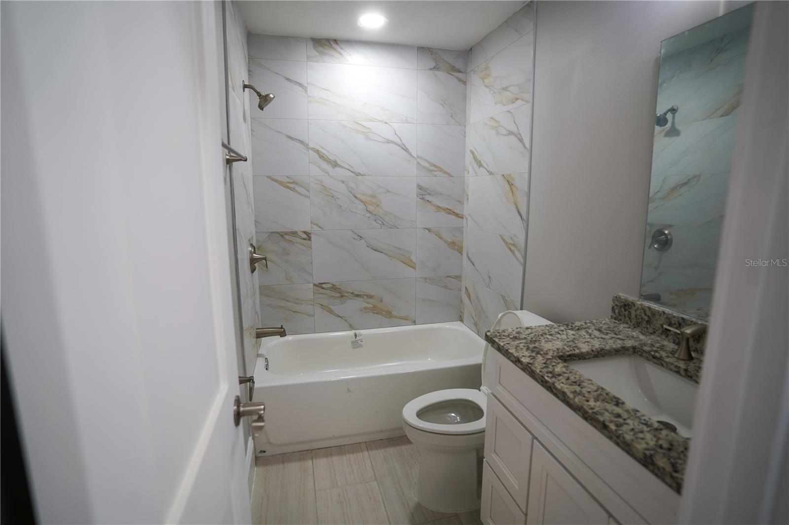 MIRA BELLA 1 - Residential