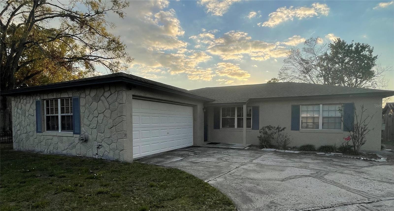 WOODBERY ESTATES - Residential Lease
