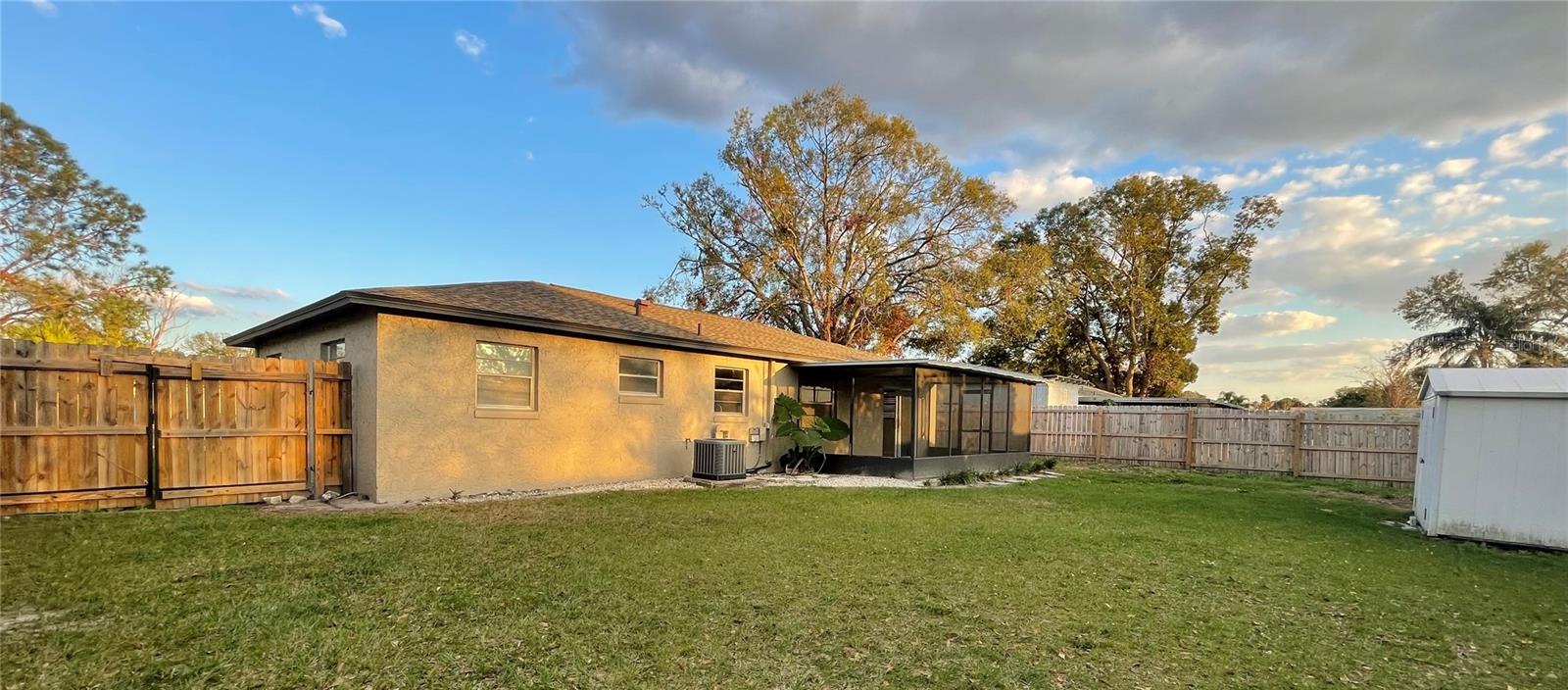 WOODBERY ESTATES - Residential Lease